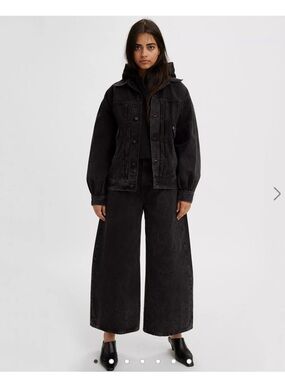 Levi's Made & Crafted Black Barrel Wide-Leg Cropped Denim, Size 29, EUC